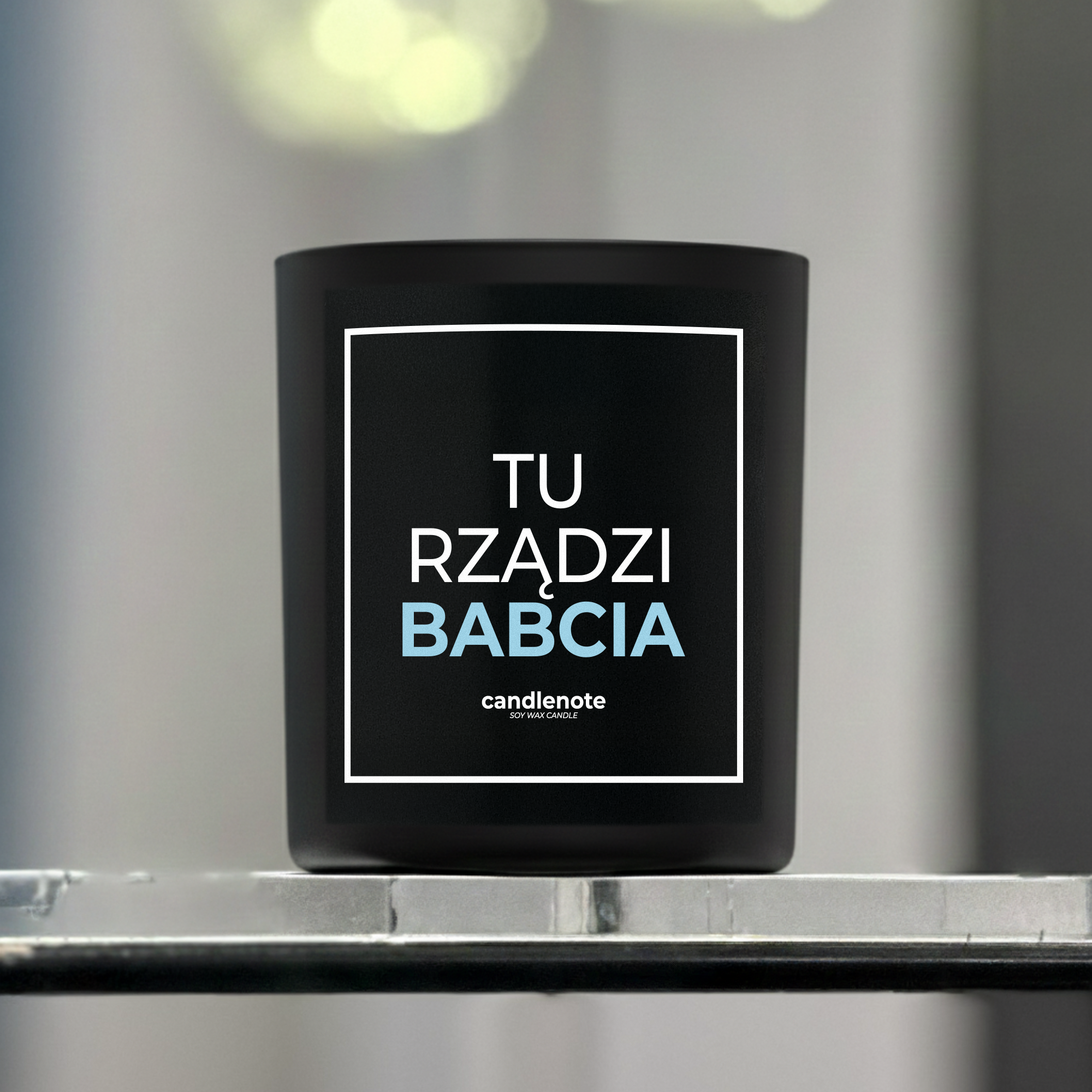 TU RZĄDZI BABCIA